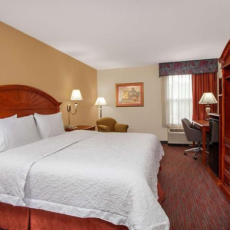 Ramada By Wyndham Orlando Florida Mall Екстериор снимка