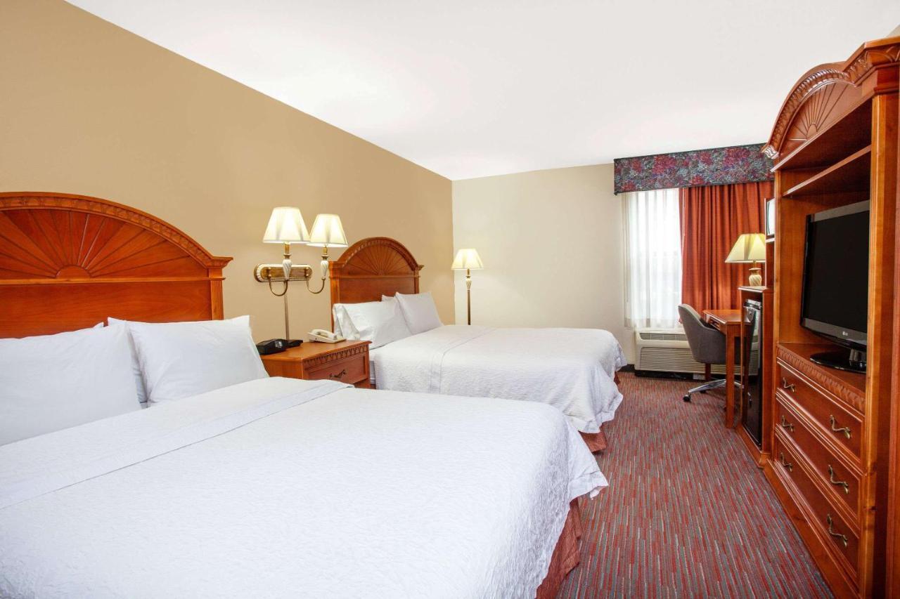 Ramada By Wyndham Orlando Florida Mall Екстериор снимка