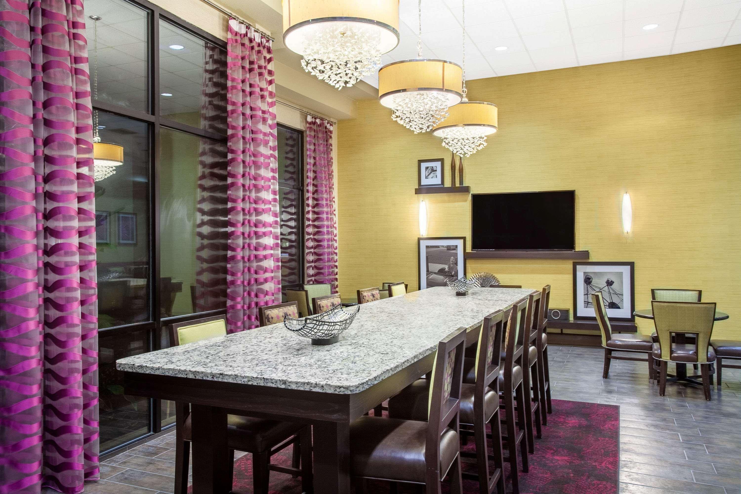 Ramada By Wyndham Orlando Florida Mall Екстериор снимка