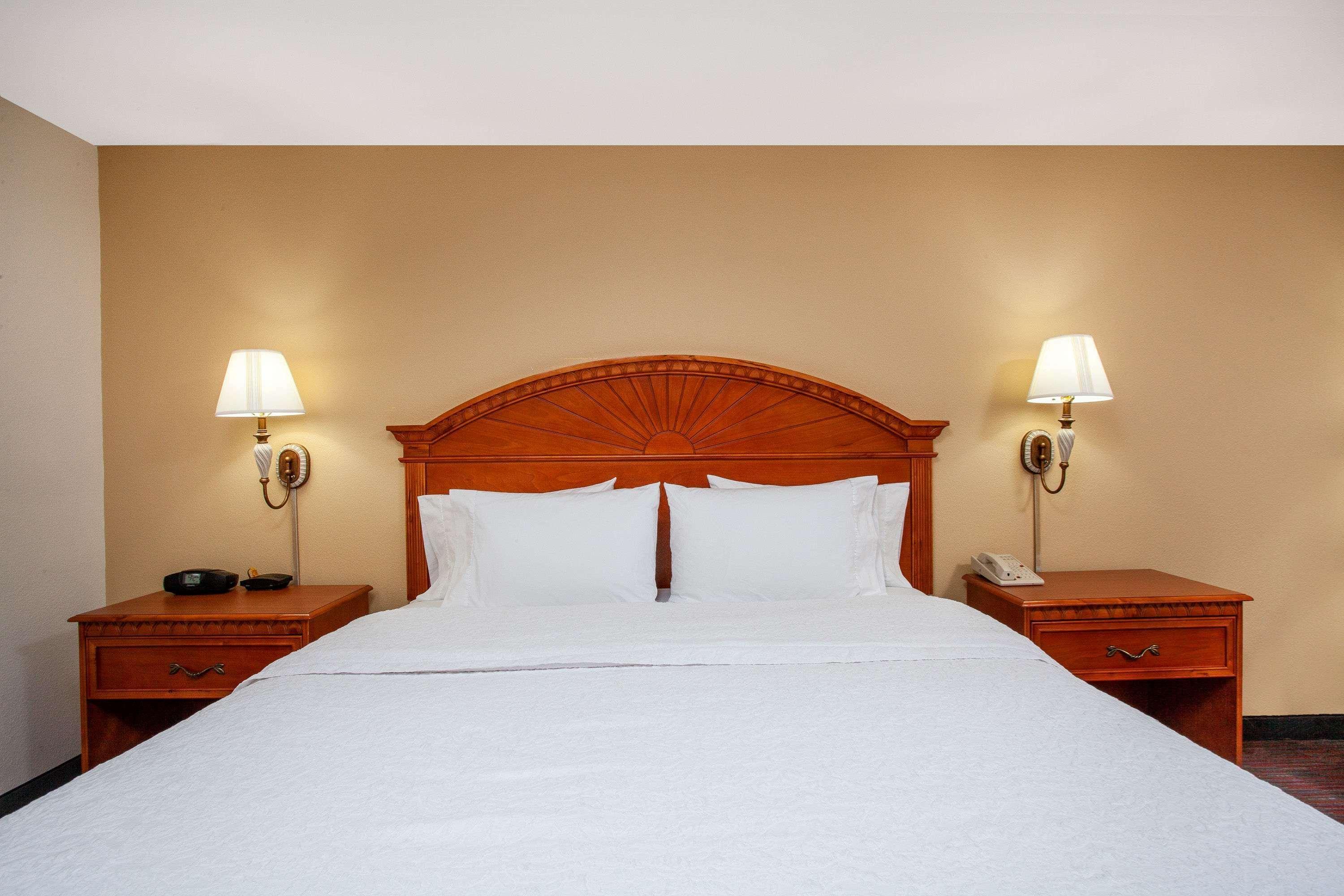Ramada By Wyndham Orlando Florida Mall Екстериор снимка