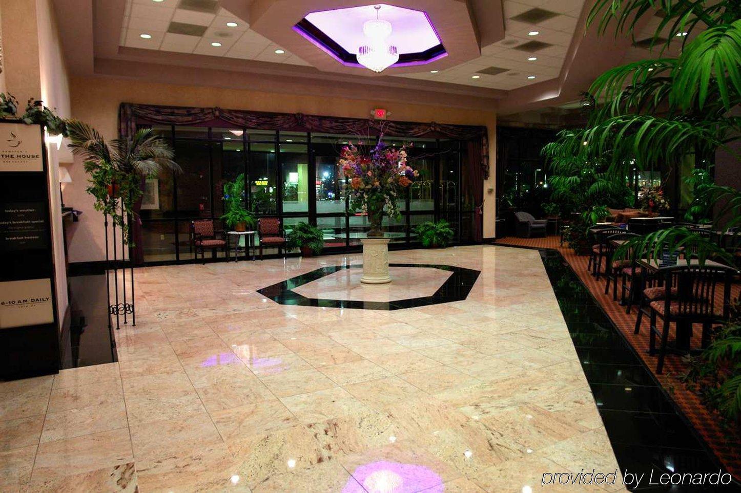 Ramada By Wyndham Orlando Florida Mall Интериор снимка