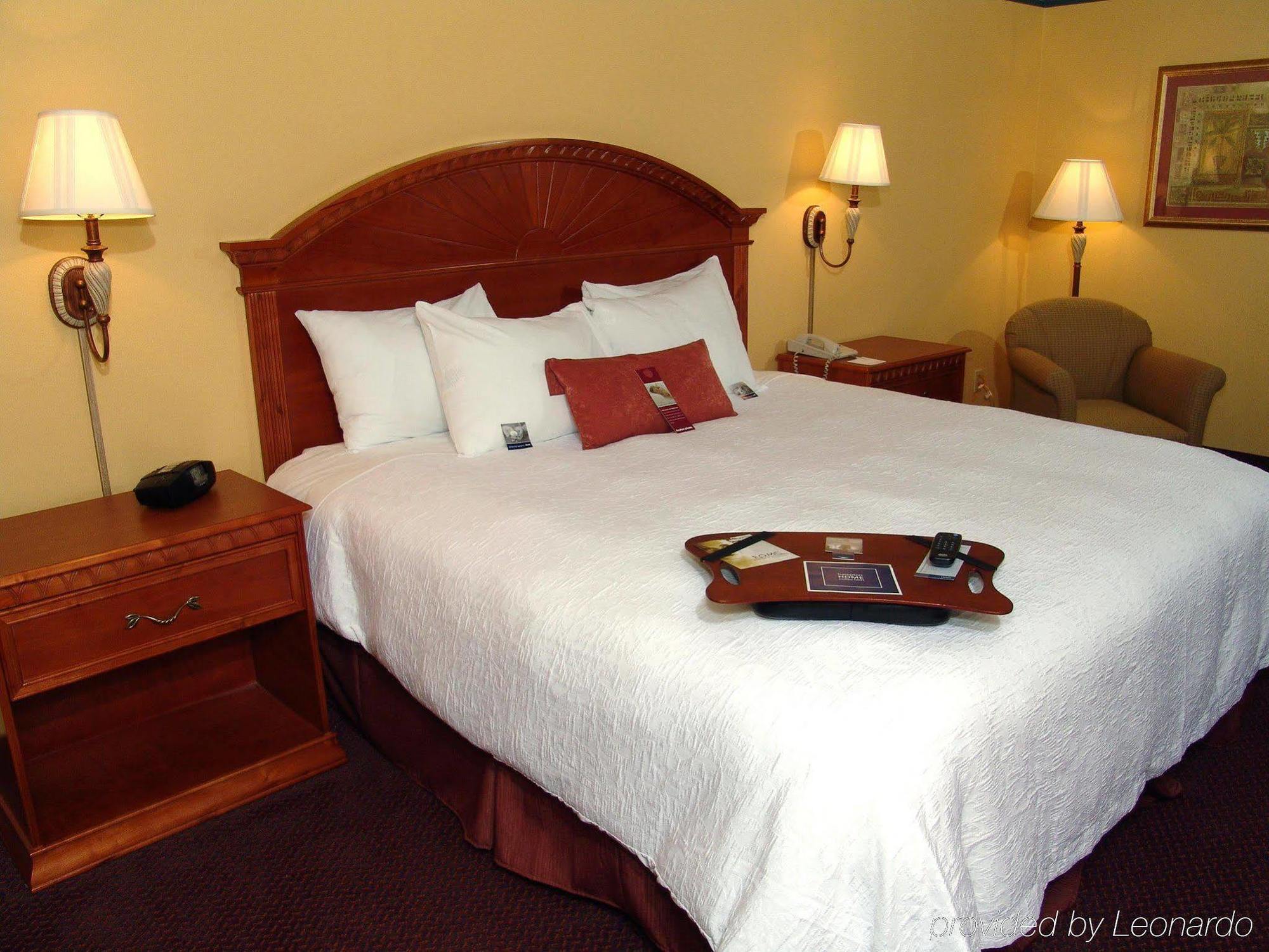 Ramada By Wyndham Orlando Florida Mall Екстериор снимка