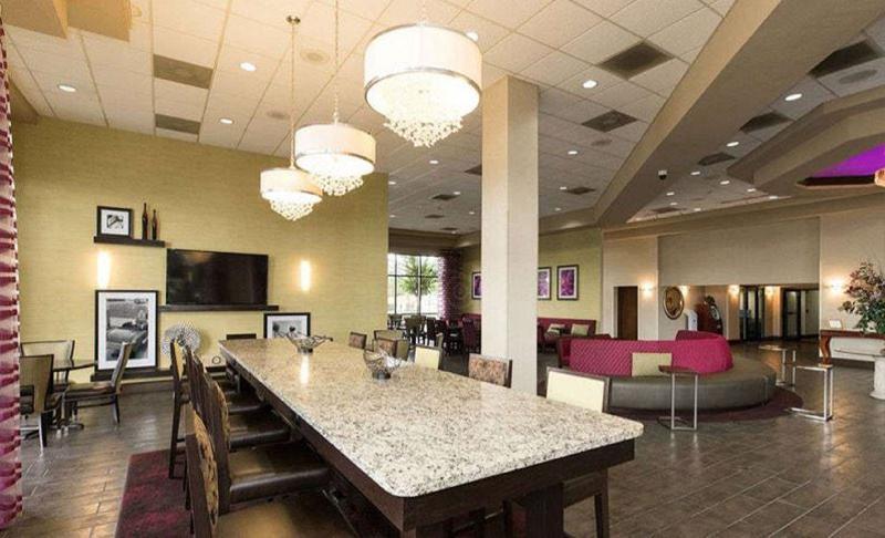 Ramada By Wyndham Orlando Florida Mall Екстериор снимка