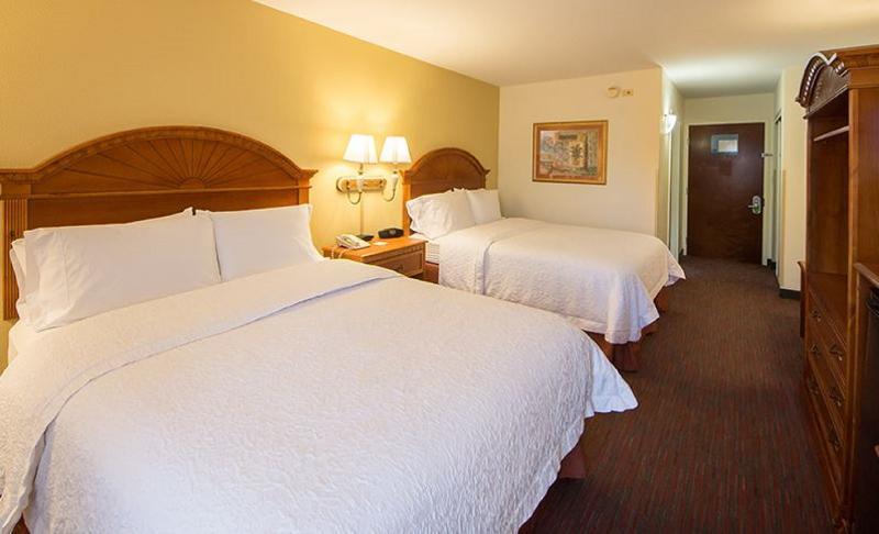 Ramada By Wyndham Orlando Florida Mall Екстериор снимка