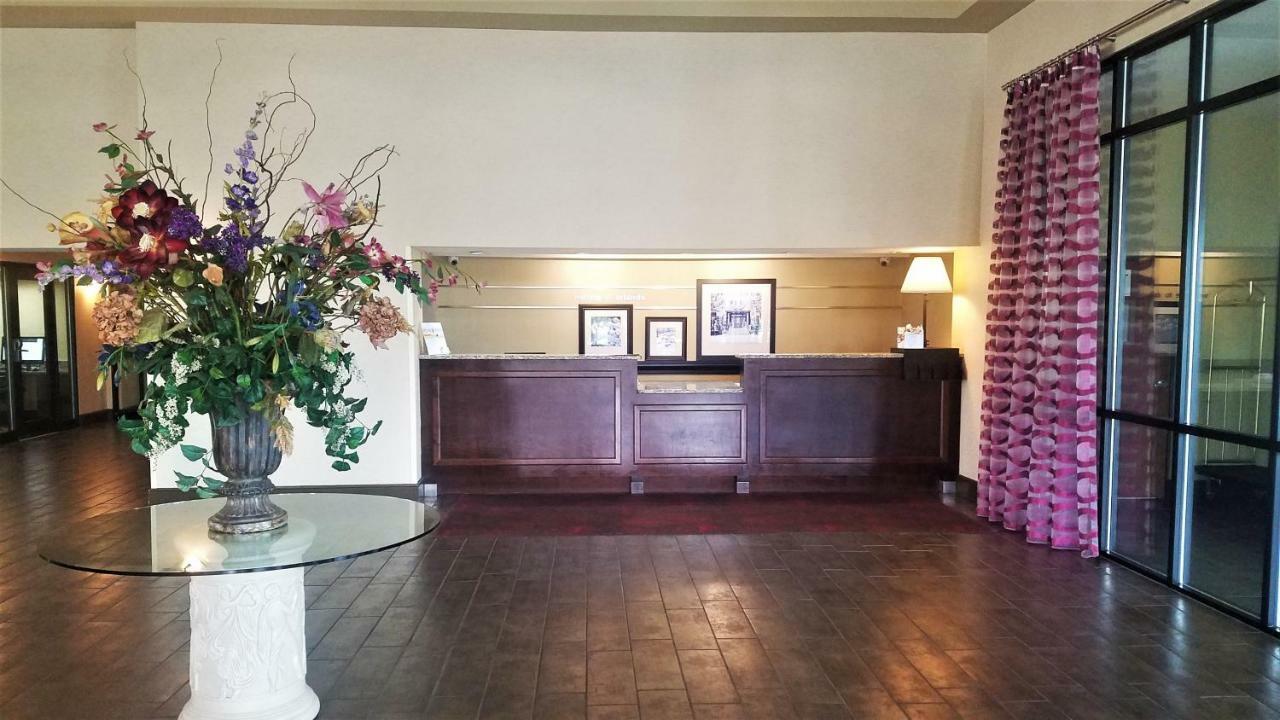 Ramada By Wyndham Orlando Florida Mall Екстериор снимка