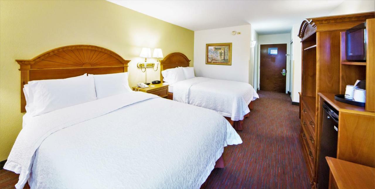 Ramada By Wyndham Orlando Florida Mall Екстериор снимка