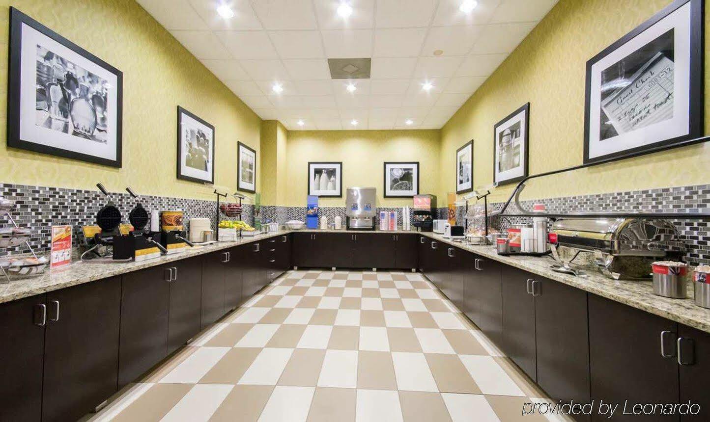 Ramada By Wyndham Orlando Florida Mall Екстериор снимка
